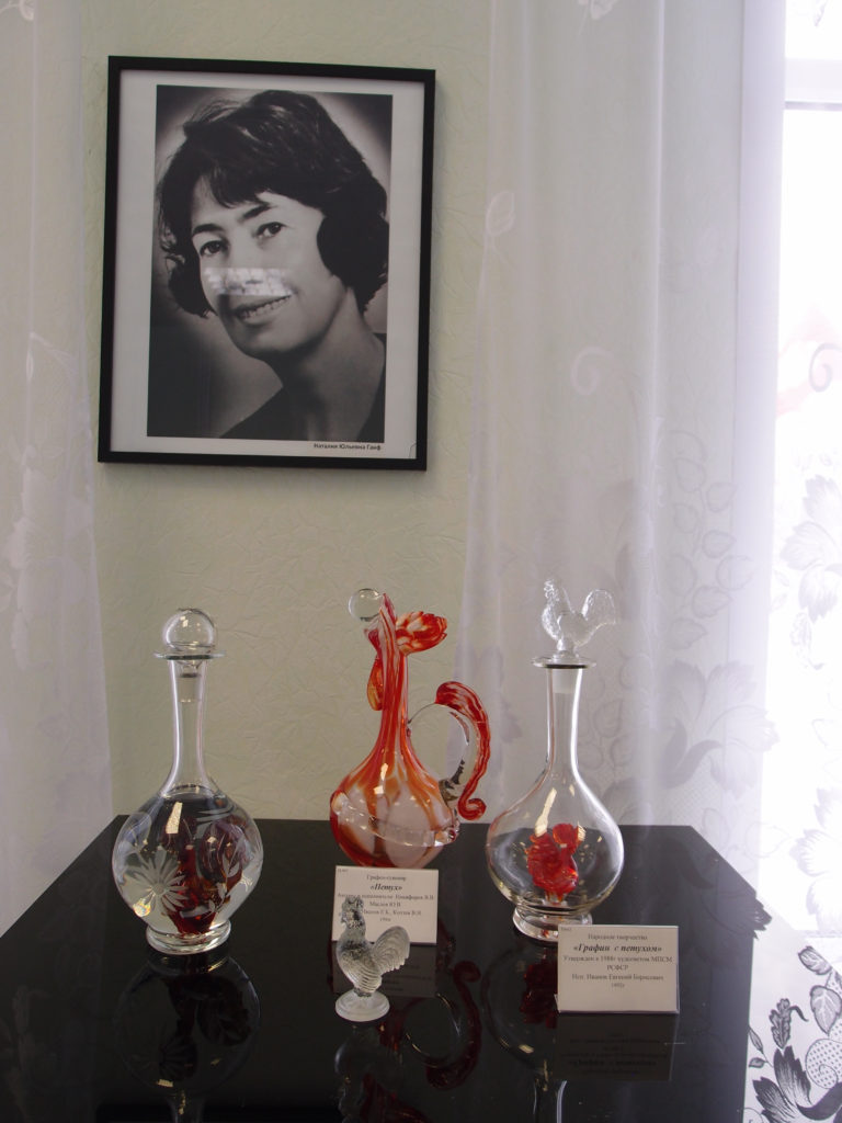 ガラス製品の展示